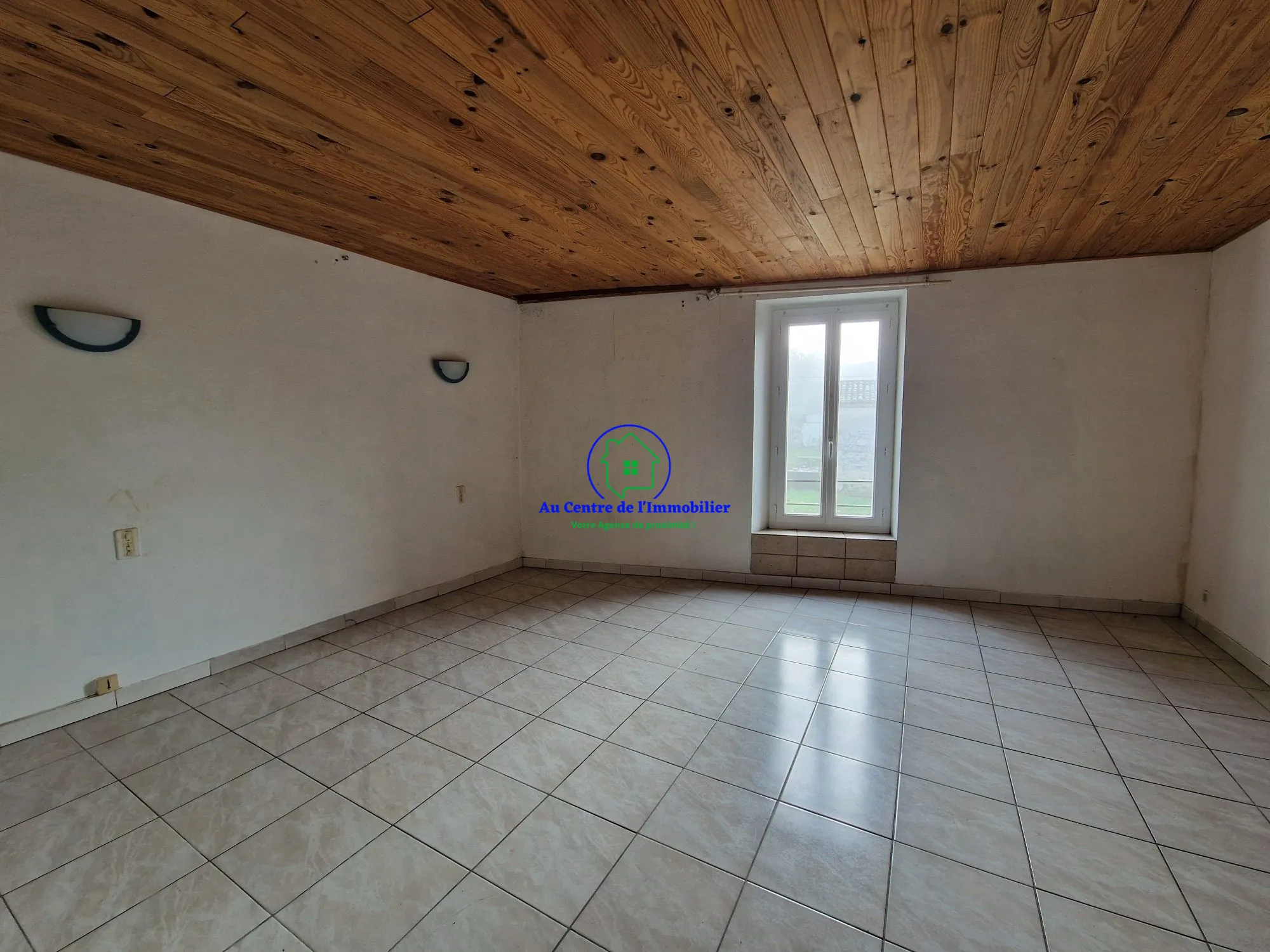 Appartement T3 avec local commercial à Bourg-de-Visa 82190 – Investissement idéal 