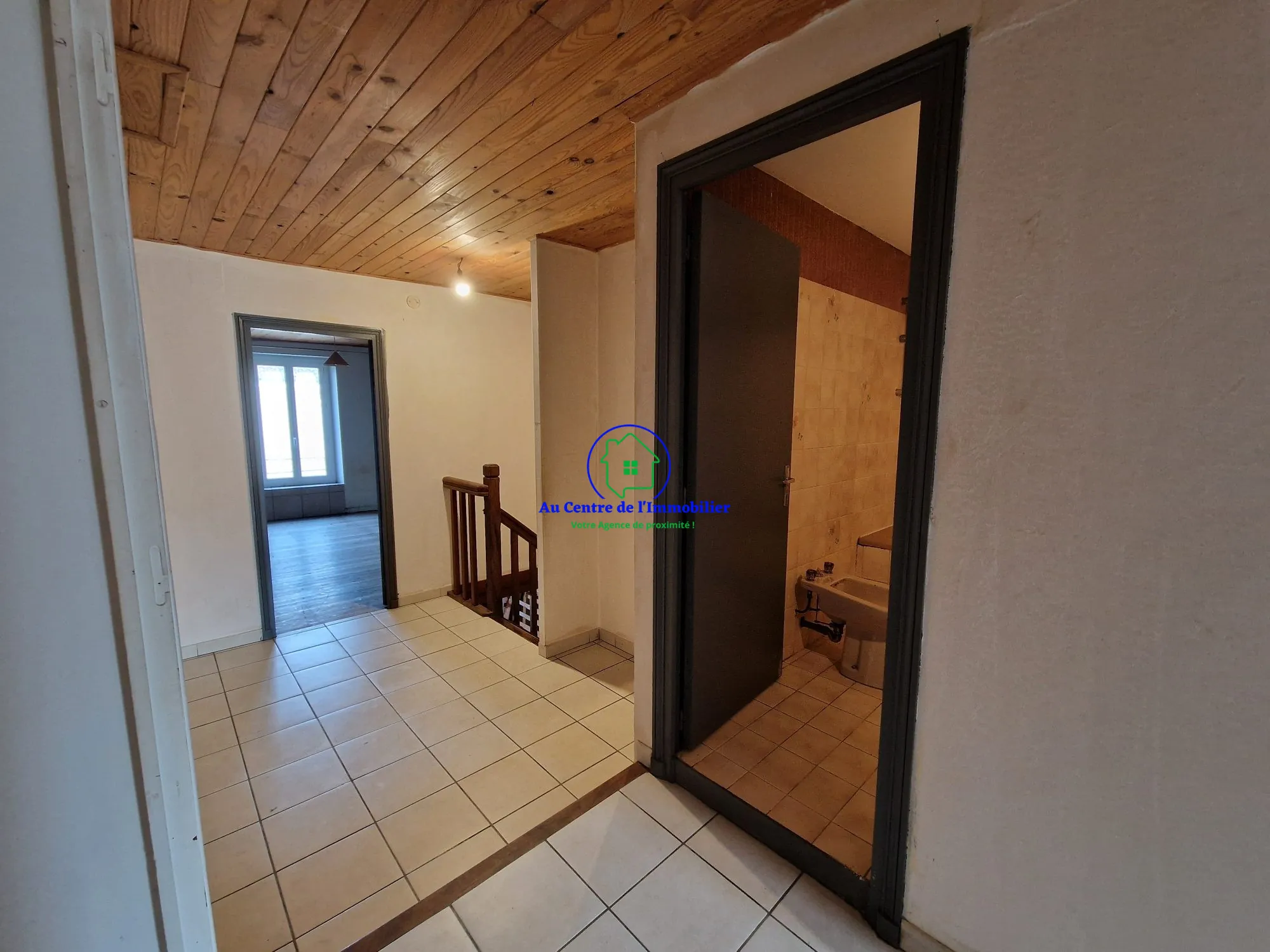 Appartement T3 avec local commercial à Bourg-de-Visa 82190 – Investissement idéal 