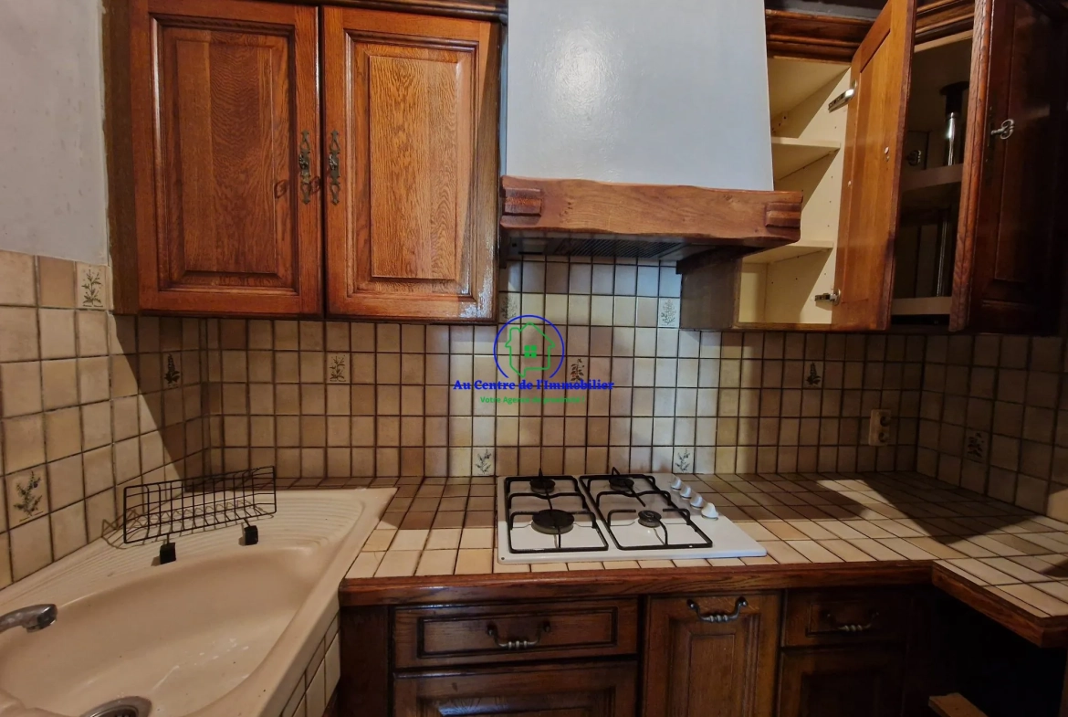 Appartement T3 avec local commercial à Bourg-de-Visa 82190 – Investissement idéal 