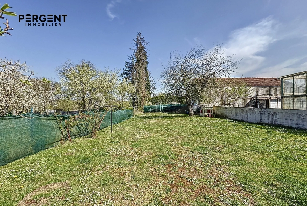 Maison mitoyenne 3 chambres avec jardin, garage à Charleville-Mézières 