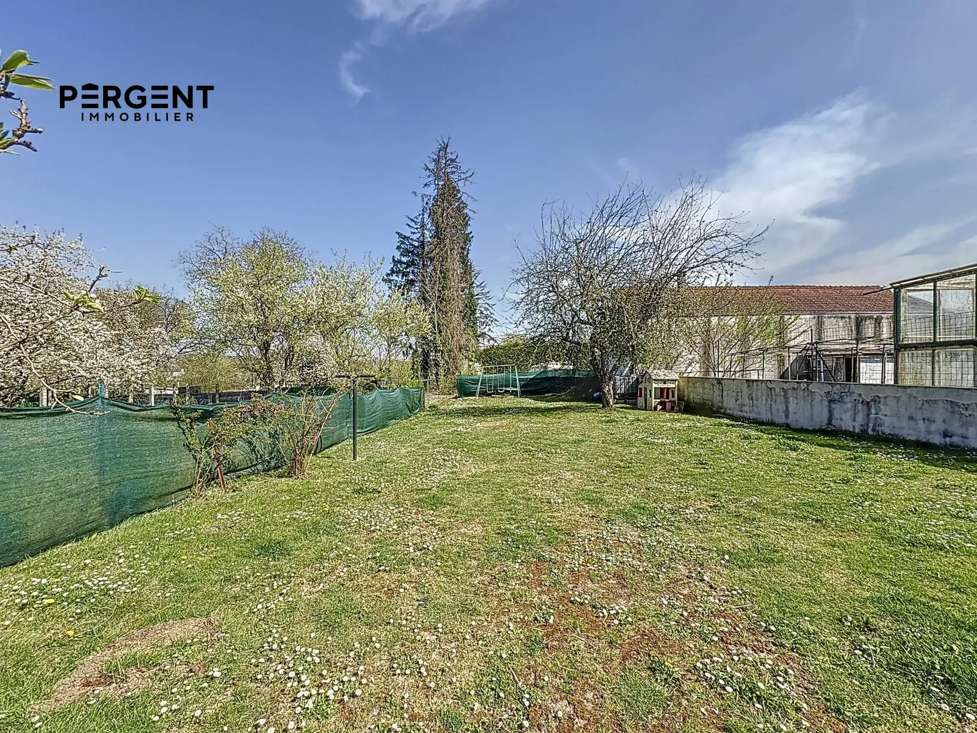 Maison mitoyenne 3 chambres avec jardin, garage à Charleville-Mézières 