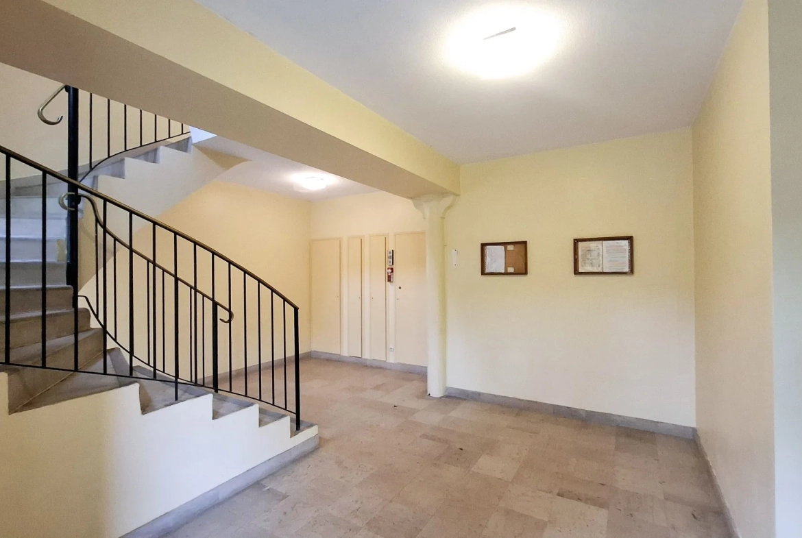Hall d'entrée Appartement de 25m² à Saint Michel en Grève, proche plage - Idéal investisseur ou premier achat 