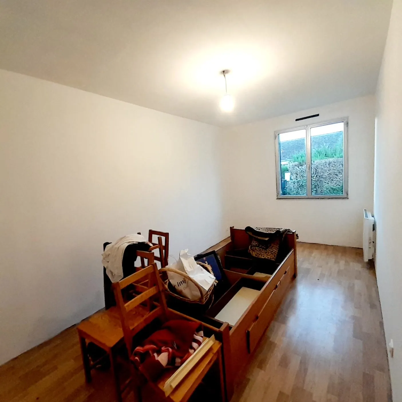 Charmante maison à vendre à Saint-Valérien avec jardin, 3 chambres et emplacement idéal 