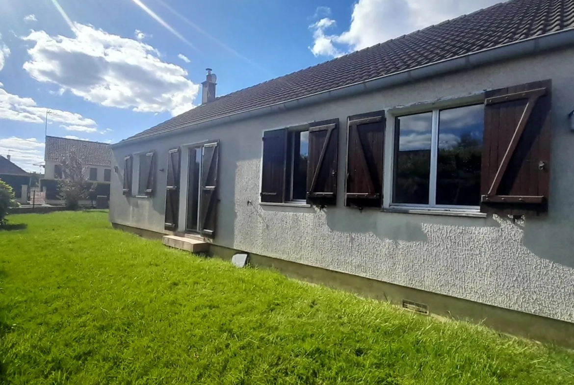 Charmante maison à vendre à Saint-Valérien avec jardin, 3 chambres et emplacement idéal 