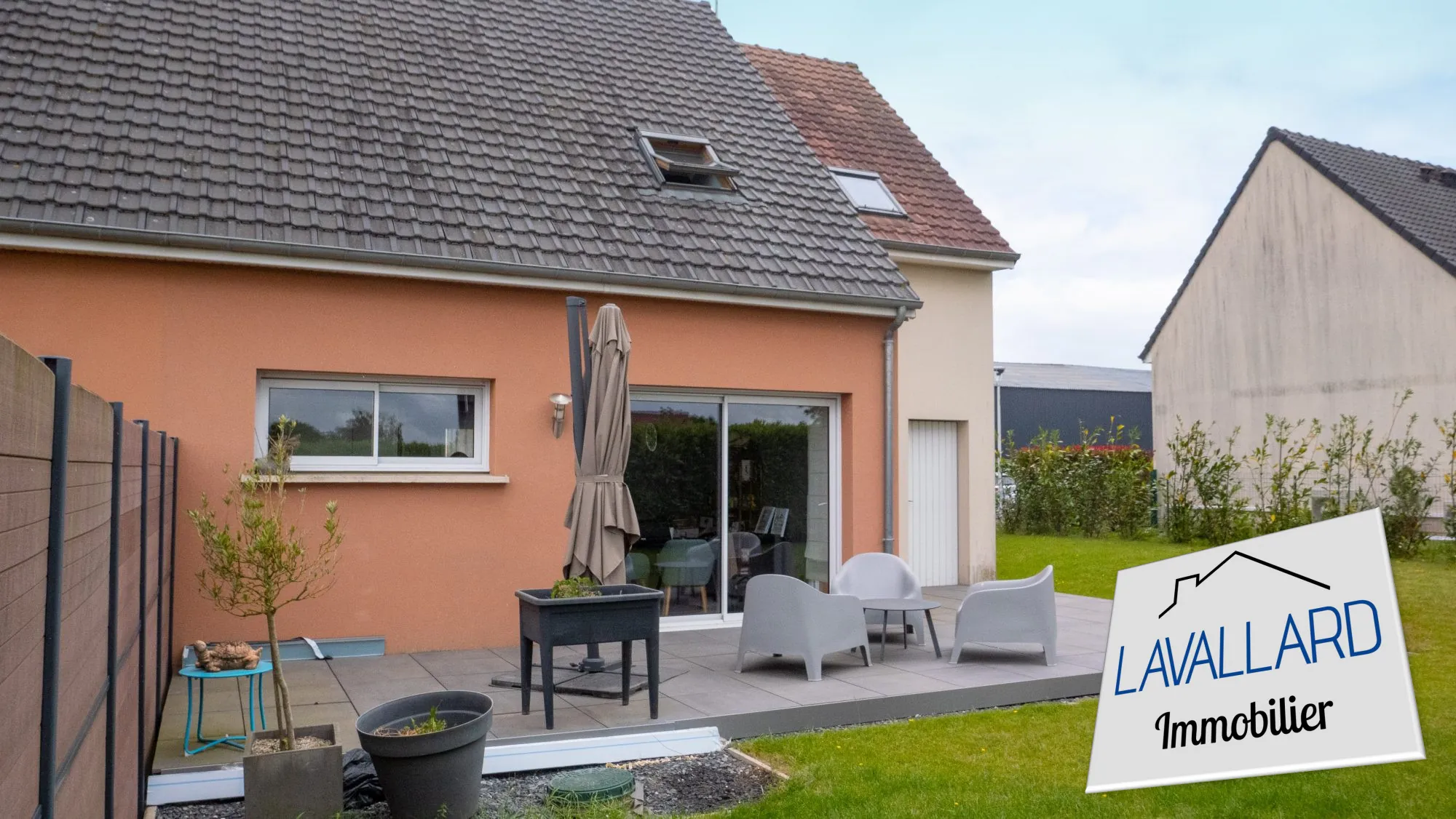 Maison récente avec garage et terrasse à Lamotte-Warfusée - 180 000 € 