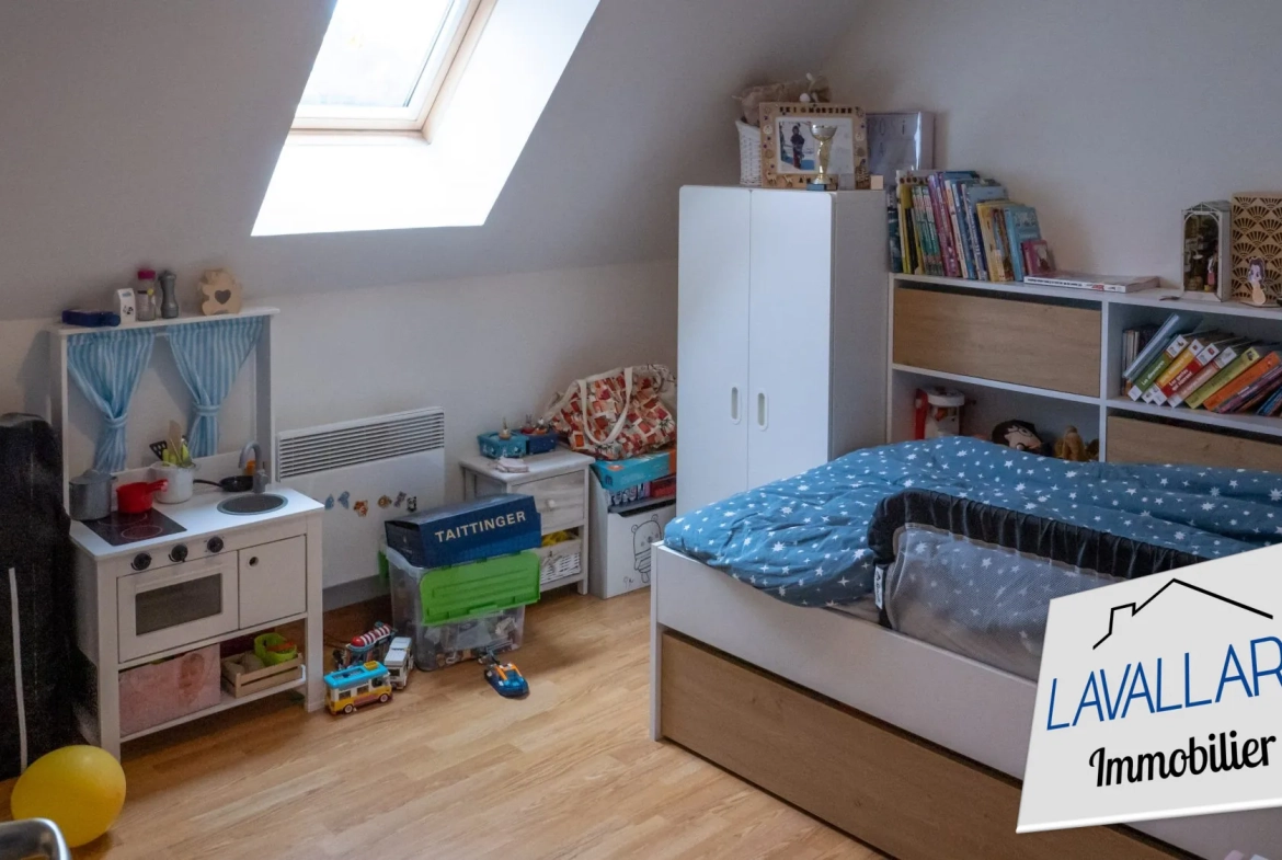 Maison récente avec garage et terrasse à Lamotte-Warfusée - 180 000 € 