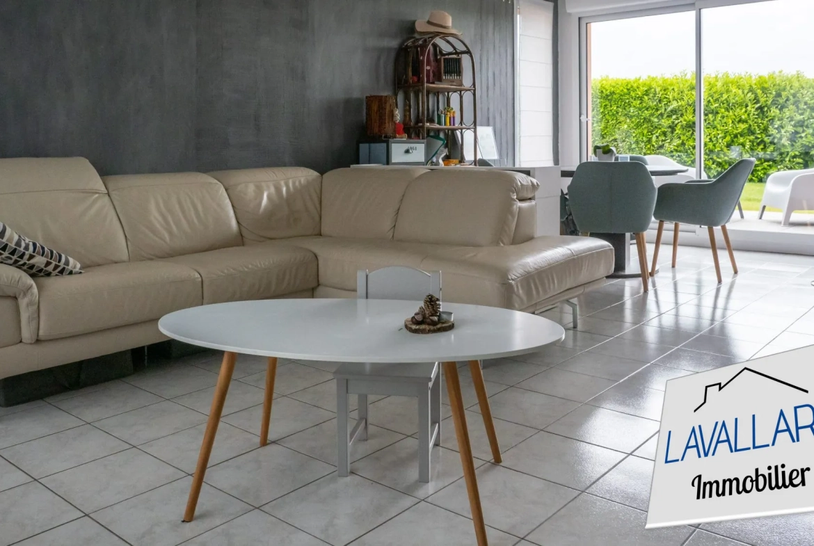 Maison récente avec garage et terrasse à Lamotte-Warfusée - 180 000 € 