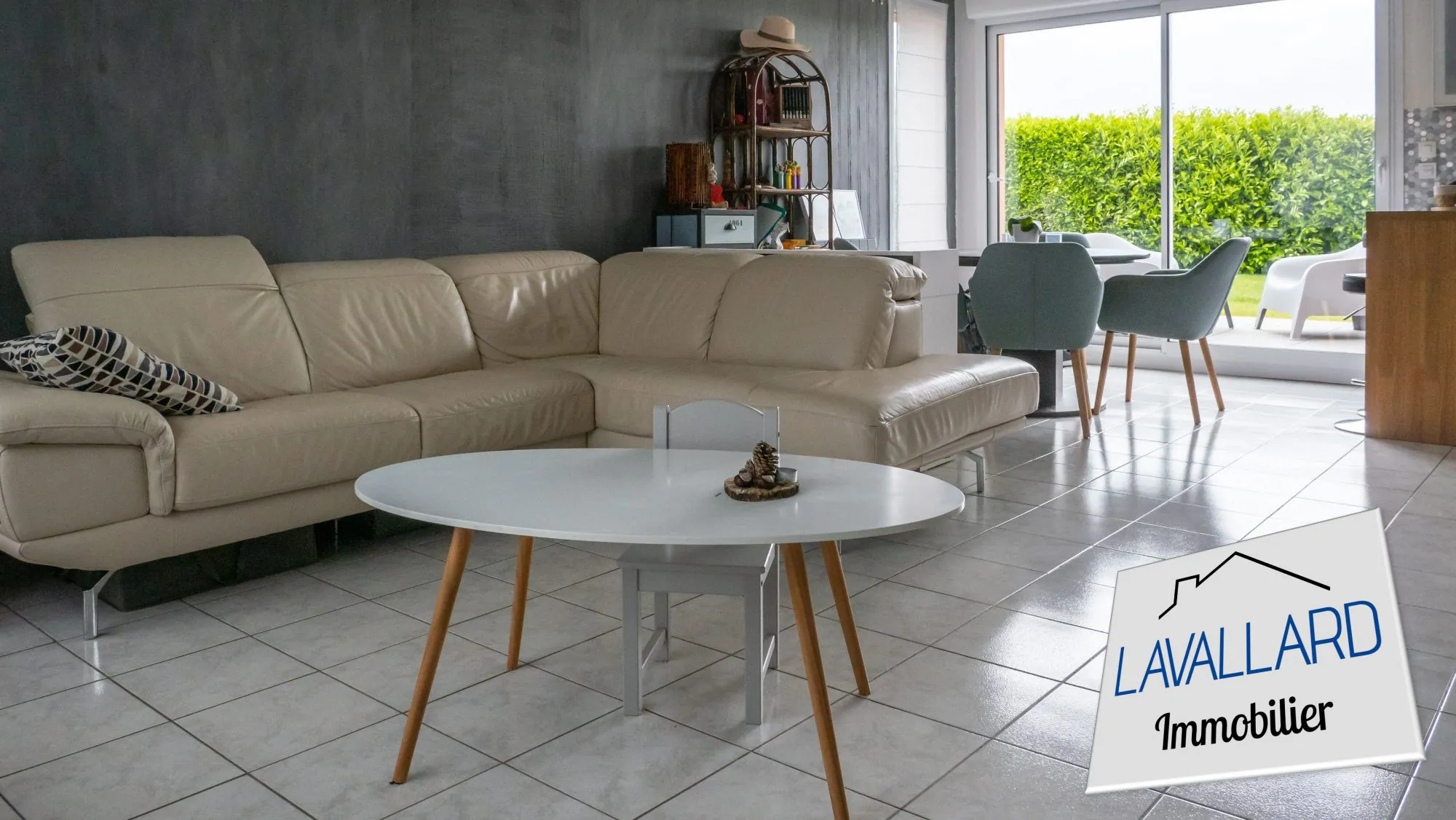 Maison récente avec garage et terrasse à Lamotte-Warfusée - 180 000 € 