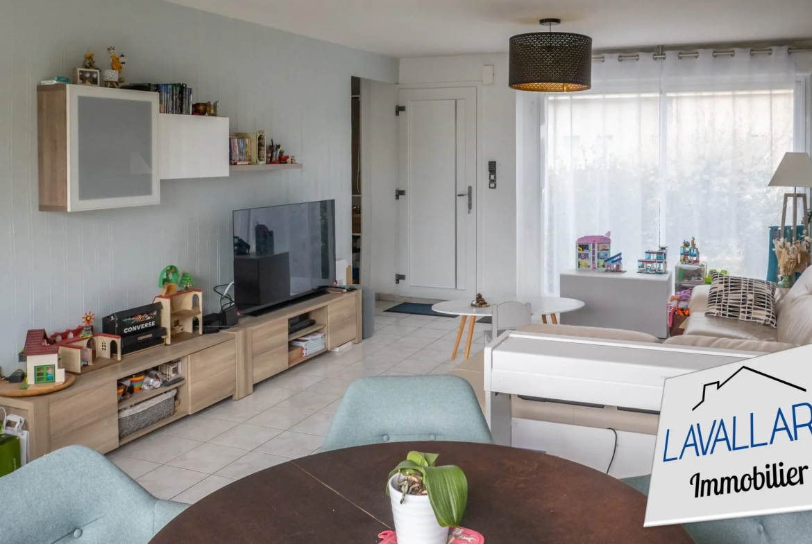 Maison récente avec garage et terrasse à Lamotte-Warfusée - 180 000 € 