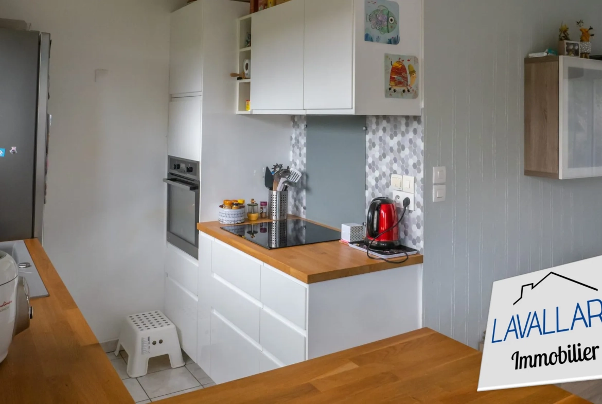 Maison récente avec garage et terrasse à Lamotte-Warfusée - 180 000 € 