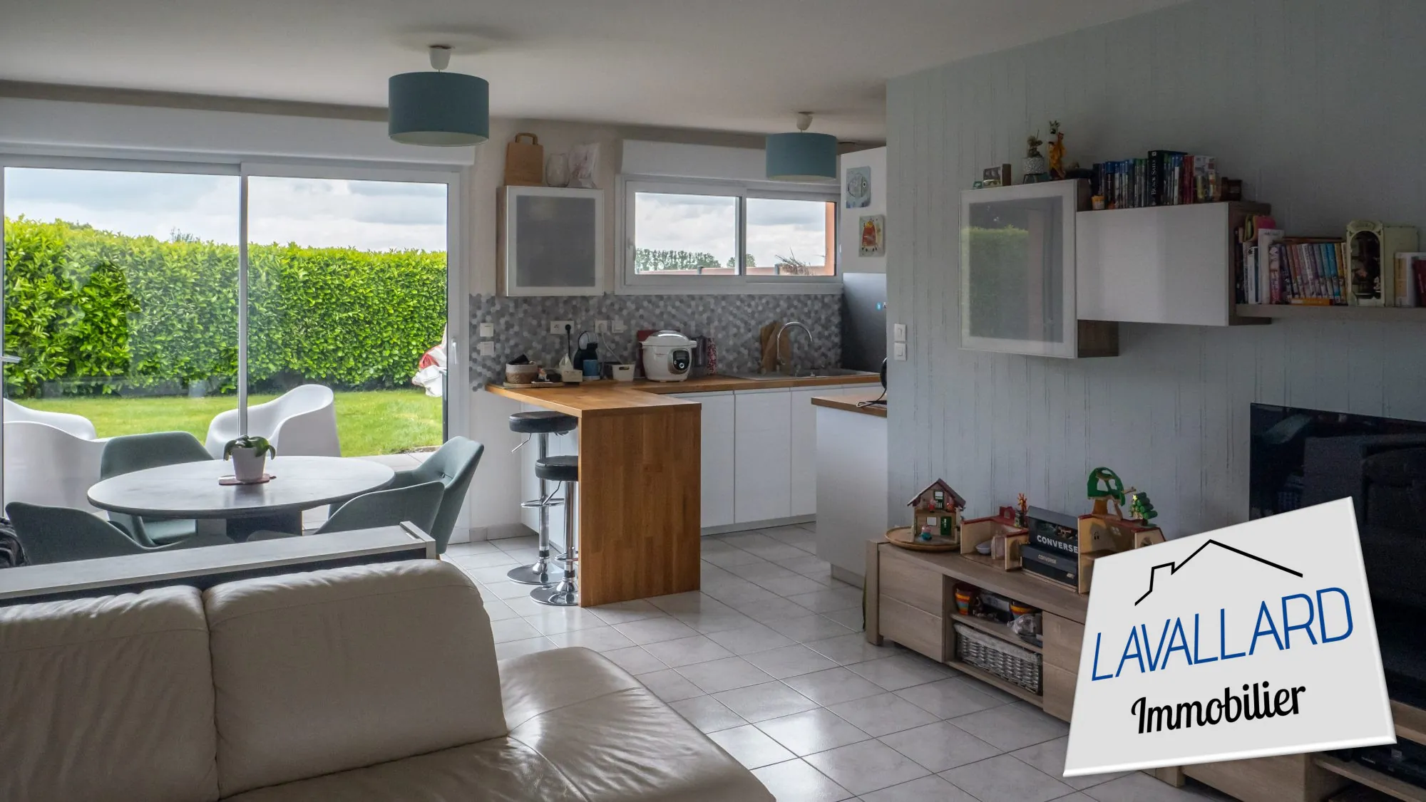 Maison récente avec garage et terrasse à Lamotte-Warfusée - 180 000 € 