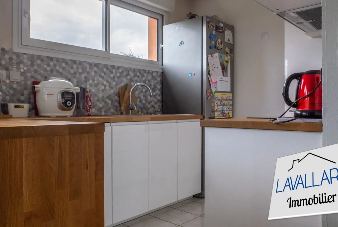 Maison récente avec garage et terrasse à Lamotte-Warfusée - 180 000 € 