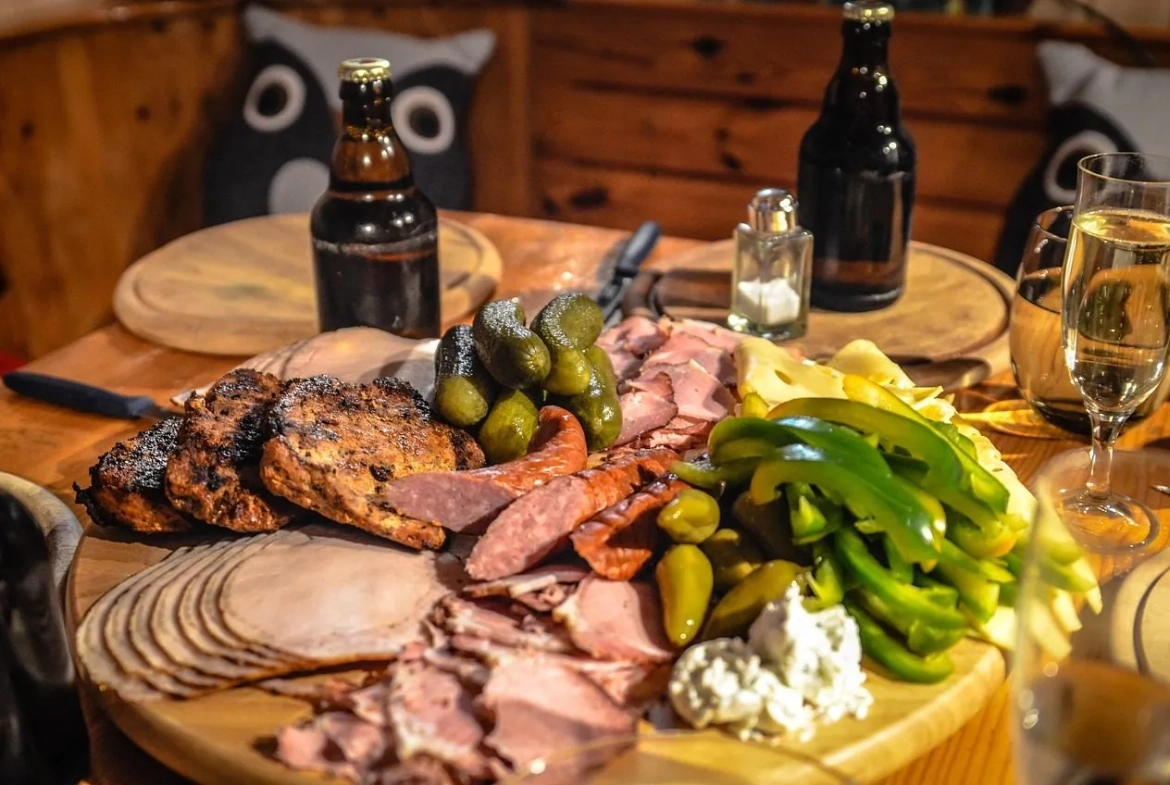 À vendre : Épicerie et dark kitchen à Genève, quartier de Malagnou 
