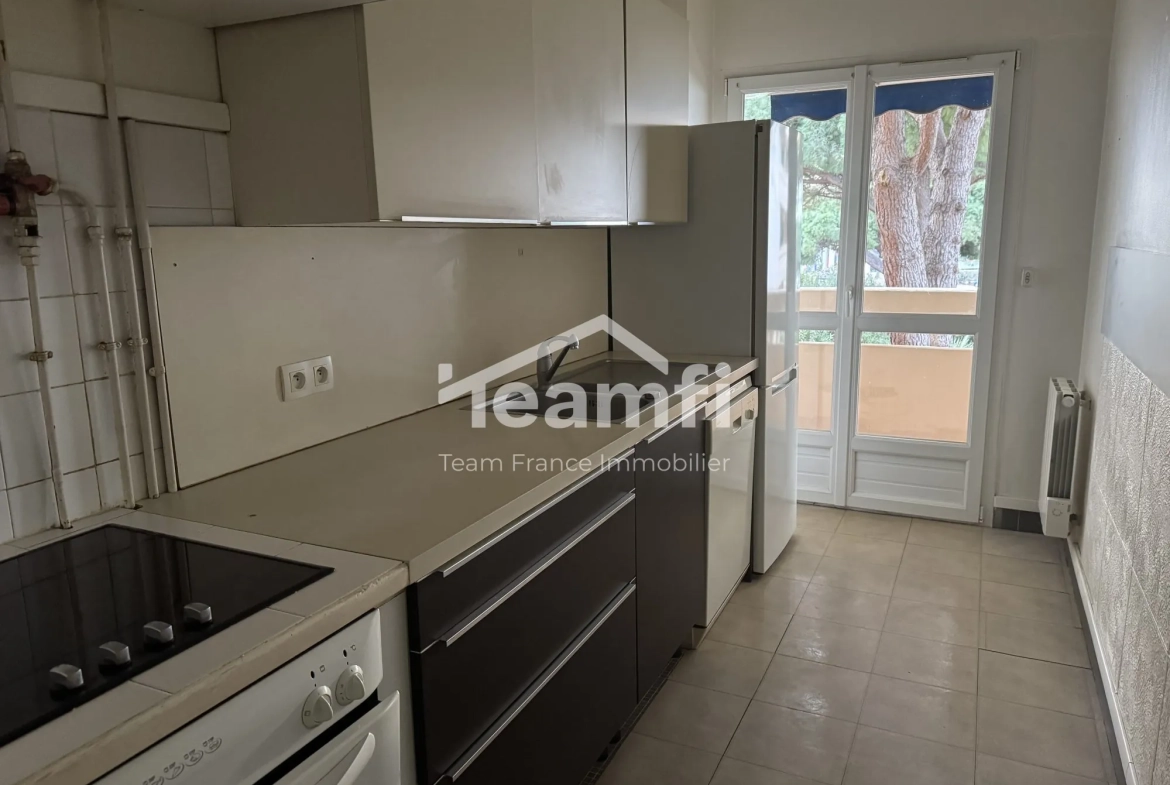 Appartement 2 pièces à vendre à Port Fréjus de 49 m² avec terrasse et cave 