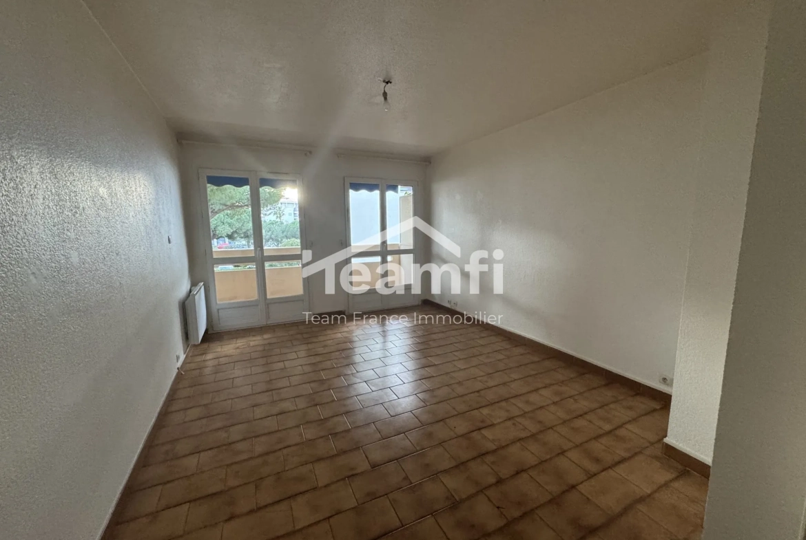 Appartement 2 pièces à vendre à Port Fréjus de 49 m² avec terrasse et cave 