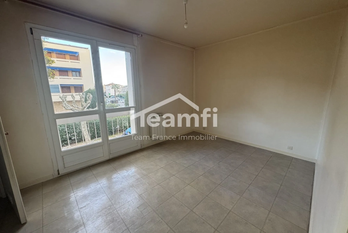 Appartement 2 pièces à vendre à Port Fréjus de 49 m² avec terrasse et cave 