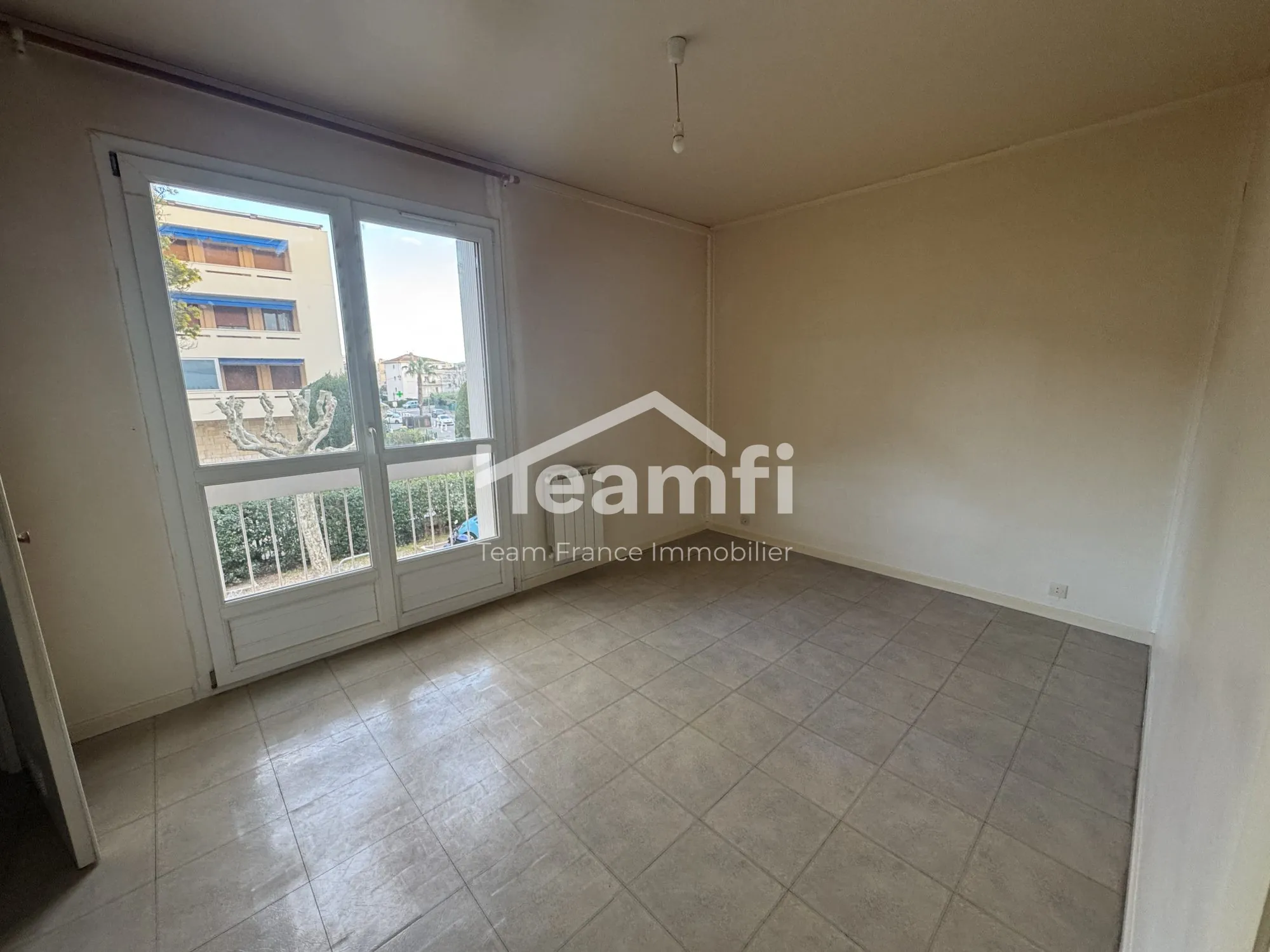 Appartement 2 pièces à vendre à Port Fréjus de 49 m² avec terrasse et cave 