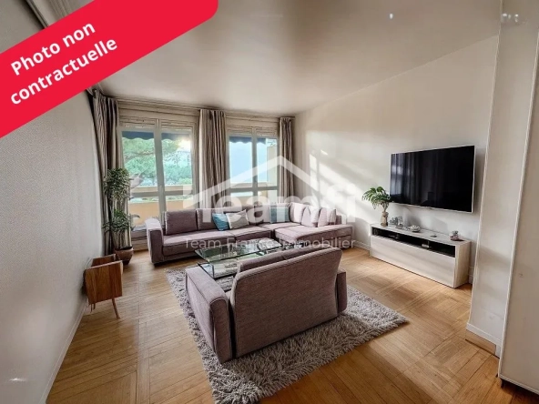 Appartement 2 pièces à vendre à Port Fréjus de 49 m² avec terrasse et cave