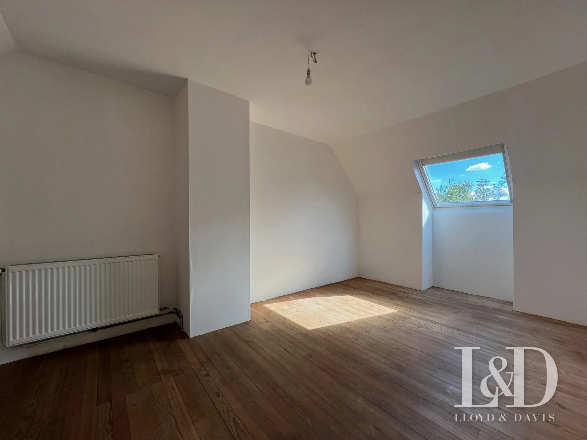 Maison à rénover avec 4 chambres et sous-sol complet à moins de 10 min de Soissons 