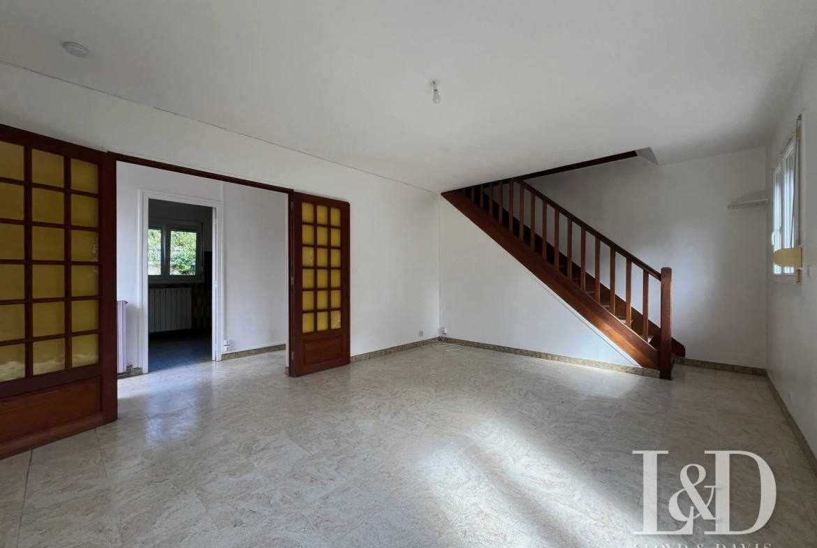 Maison à rénover avec 4 chambres et sous-sol complet à moins de 10 min de Soissons 