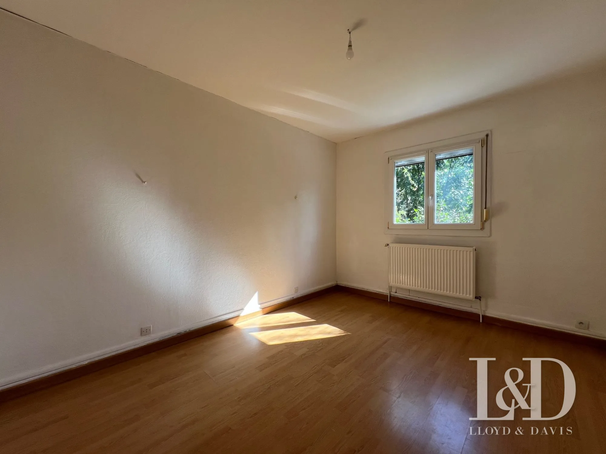 Maison à rénover avec 4 chambres et sous-sol complet à moins de 10 min de Soissons 