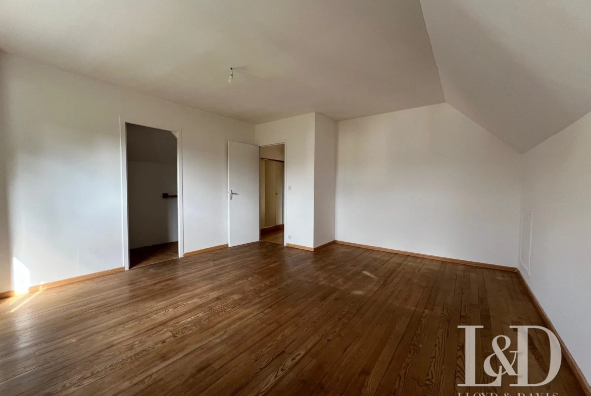 Maison à rénover avec 4 chambres et sous-sol complet à moins de 10 min de Soissons 