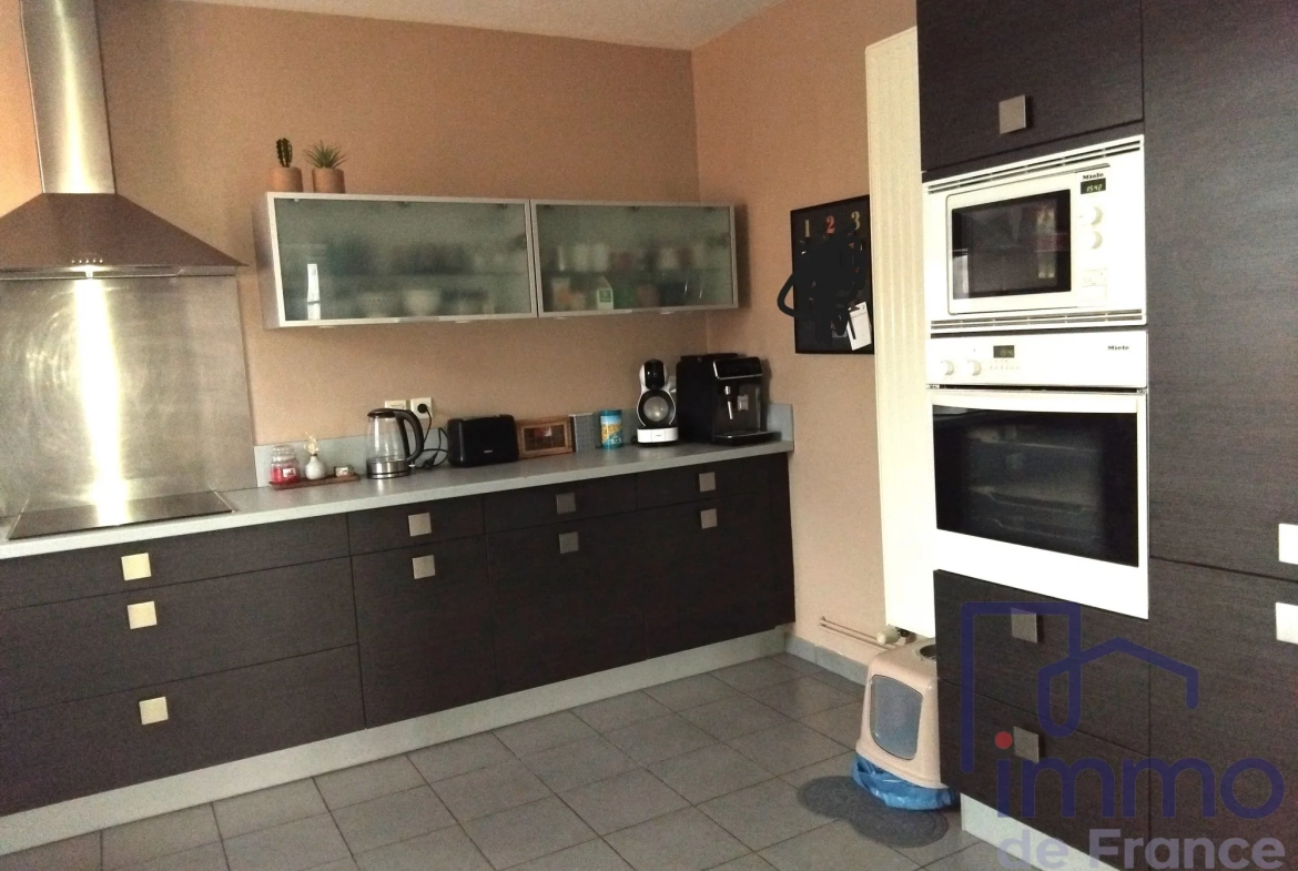 Appartement T2 moderne de 82,16 m² à Le Puy-en-Velay, idéal investissement 
