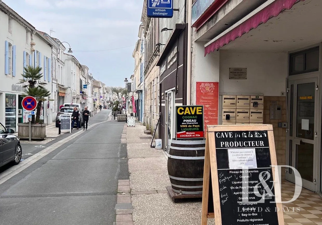 Local commercial polyvalent de 49 m² à Saujon, idéal pour profession libérale 