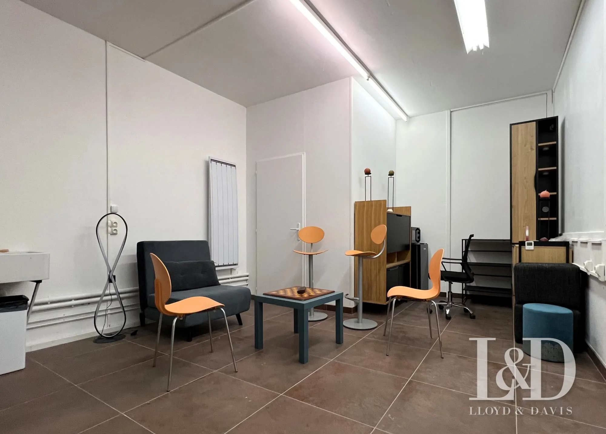 Local commercial polyvalent de 49 m² à Saujon, idéal pour profession libérale 