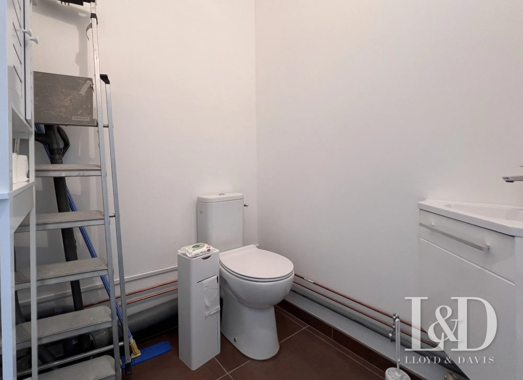 Local commercial polyvalent de 49 m² à Saujon, idéal pour profession libérale 