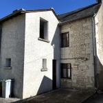 Charmante maison de bourg à rénover avec jardin et garage à Rilly-sur-Vienne