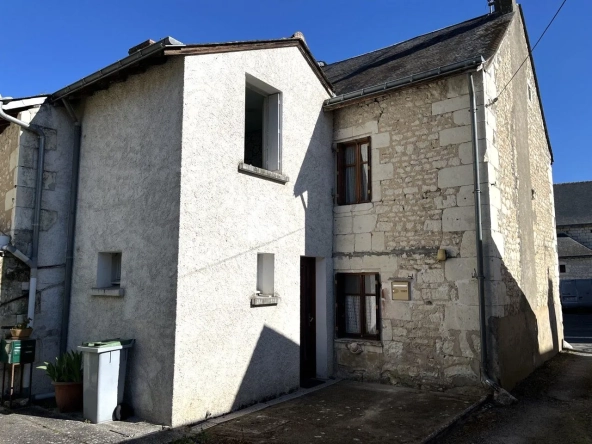 Charmante maison de bourg à rénover avec jardin et garage à Rilly-sur-Vienne