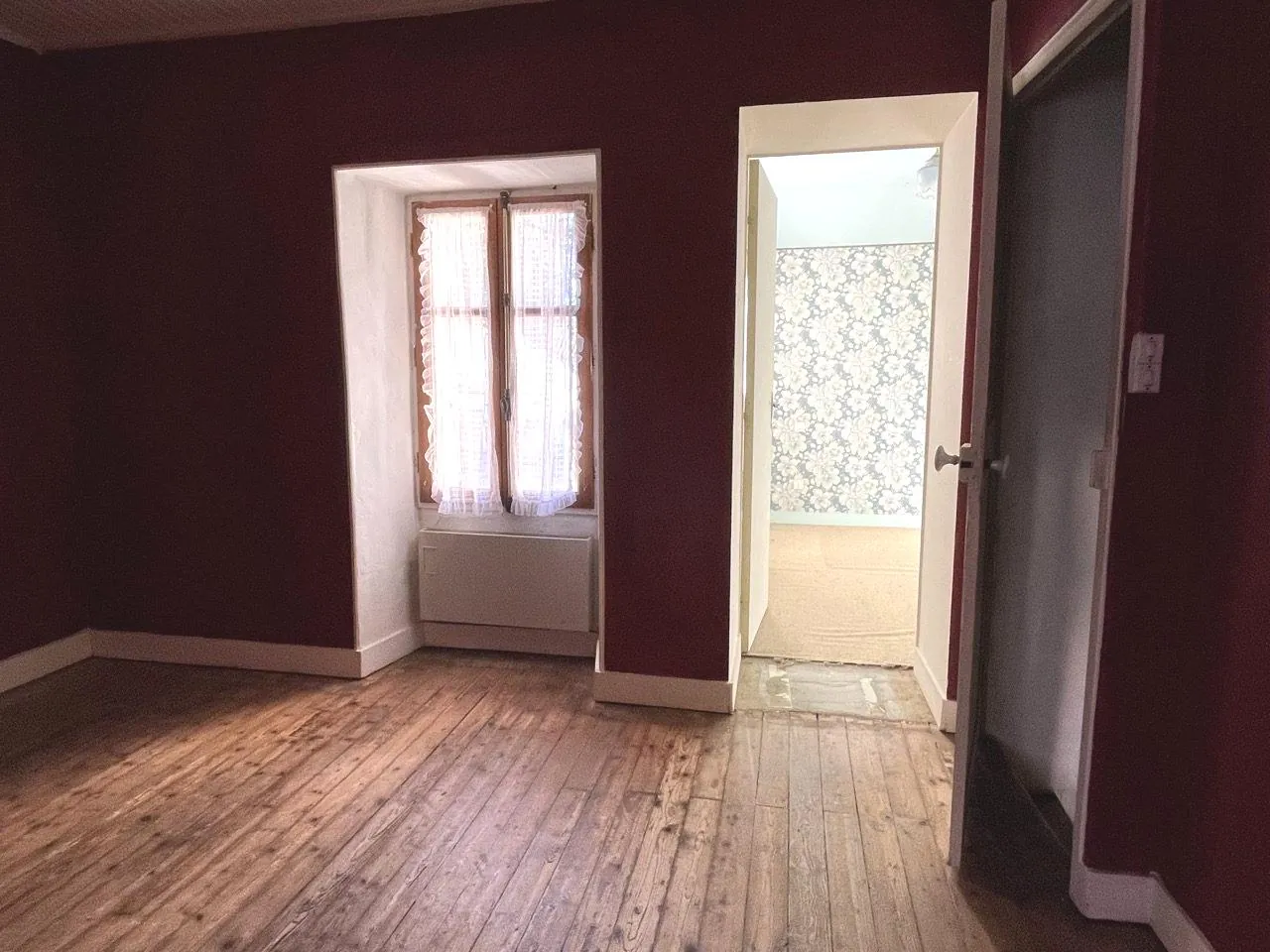 Charmante maison de bourg à rénover avec jardin et garage à Rilly-sur-Vienne 