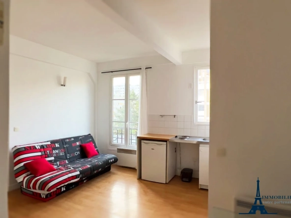 Charmant studio meublé de 20 m² avec vue sur jardin à Paris 19ème
