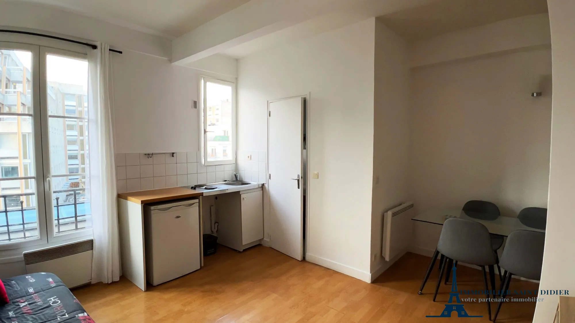 Charmant studio meublé de 20 m² avec vue sur jardin à Paris 19ème 