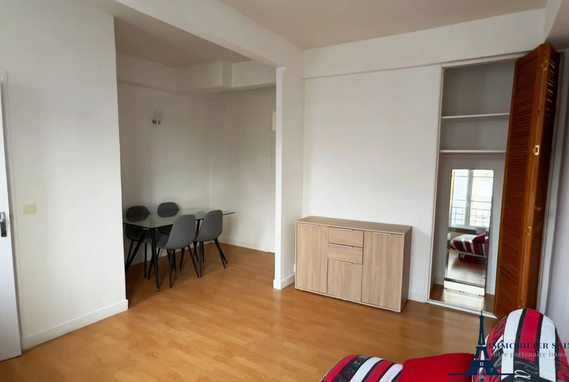 Charmant studio meublé de 20 m² avec vue sur jardin à Paris 19ème 