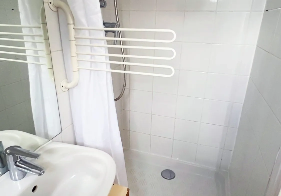 Charmant studio meublé de 20 m² avec vue sur jardin à Paris 19ème 