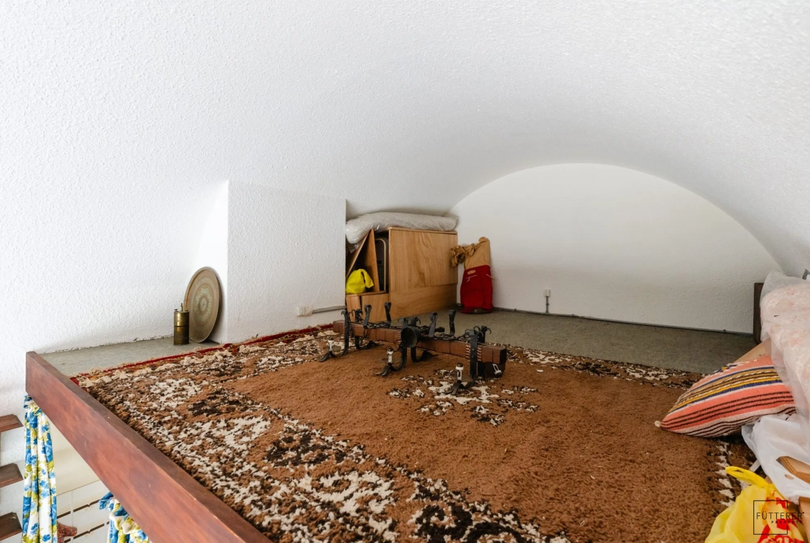 Appartement studio avec mezzanine à vendre à Gruissan, vue port, piscine, parking 