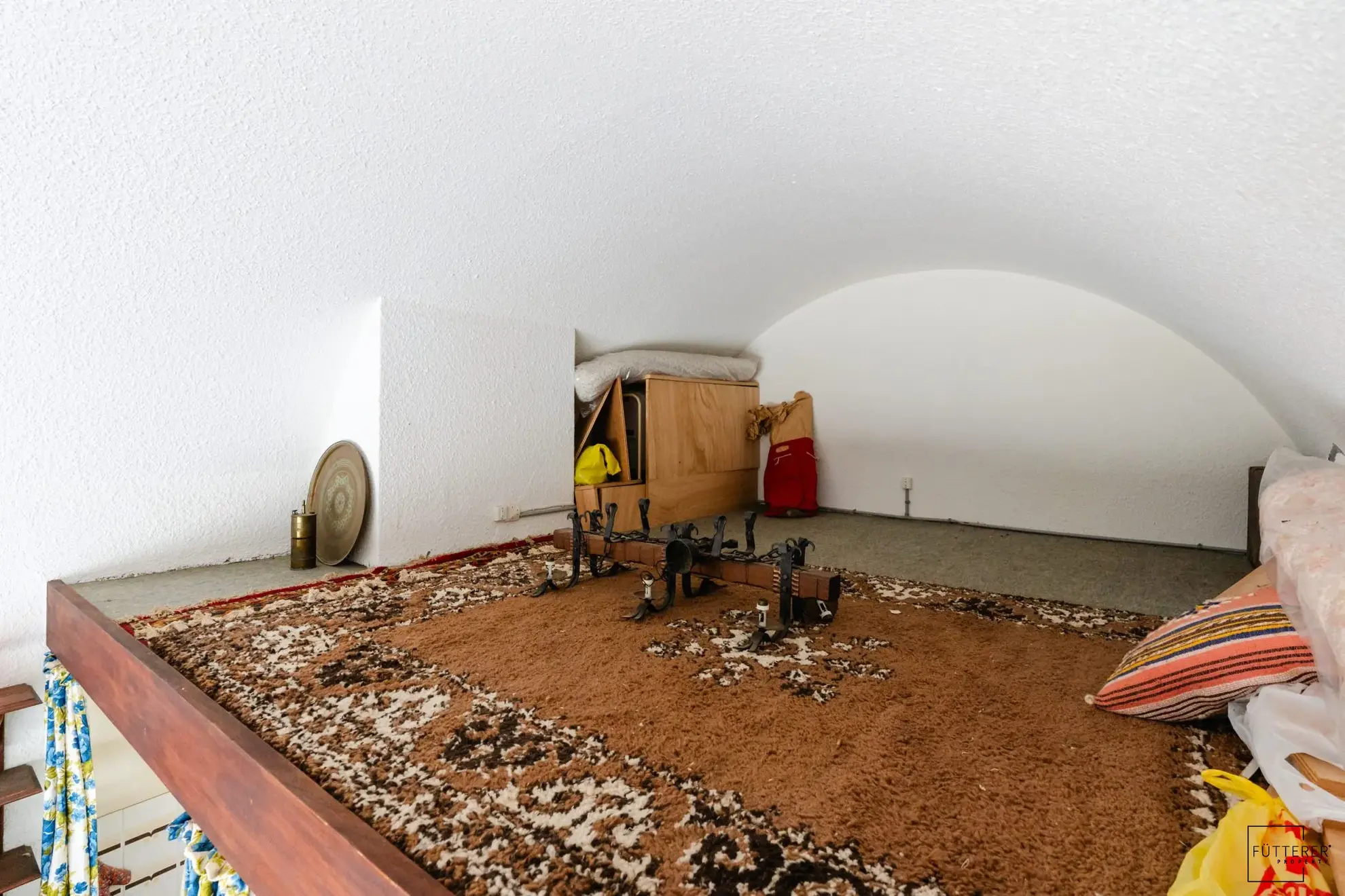 Appartement studio avec mezzanine à vendre à Gruissan, vue port, piscine, parking 