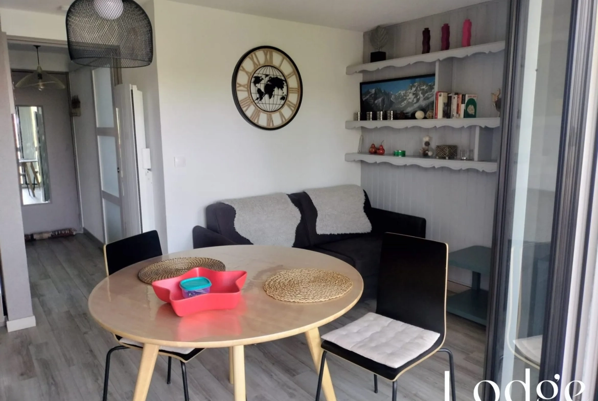 Appartement T2 à Puy Saint Vincent 1600 avec terrasse ensoleillée et vue panoramique 