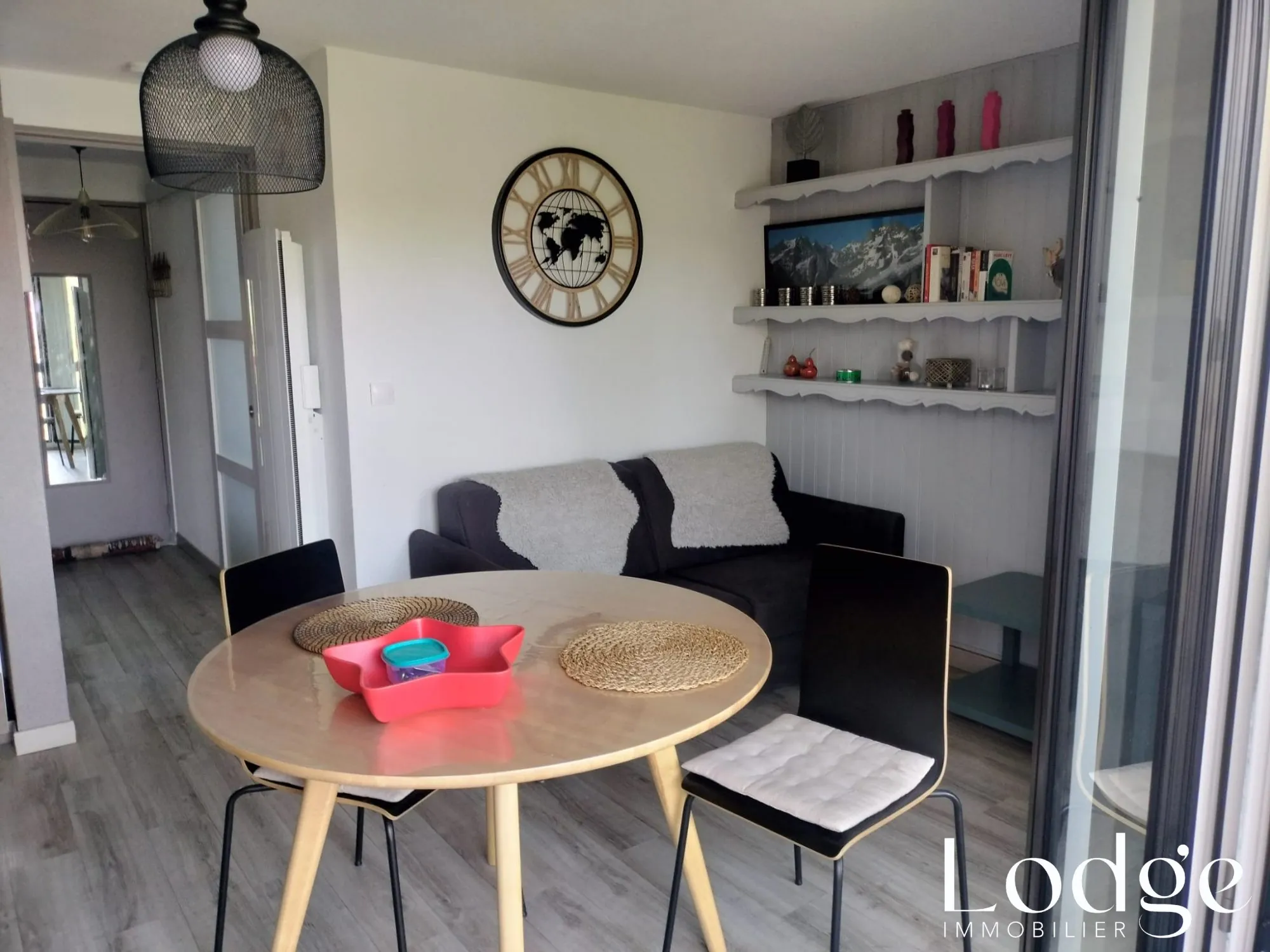 Appartement T2 à Puy Saint Vincent 1600 avec terrasse ensoleillée et vue panoramique 