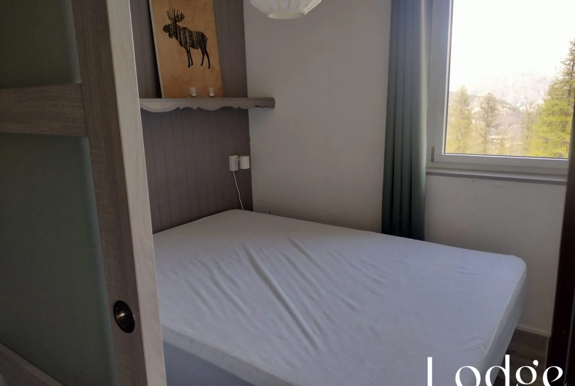 Appartement T2 à Puy Saint Vincent 1600 avec terrasse ensoleillée et vue panoramique 