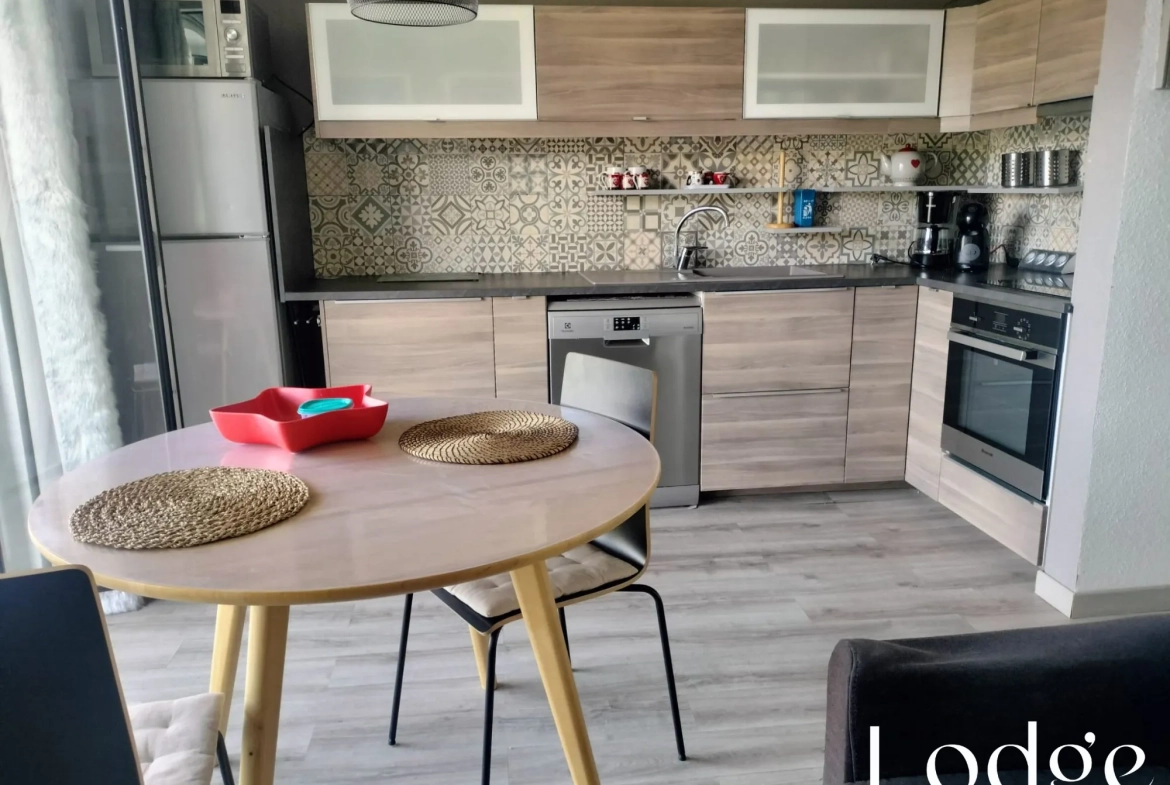 Appartement T2 à Puy Saint Vincent 1600 avec terrasse ensoleillée et vue panoramique 