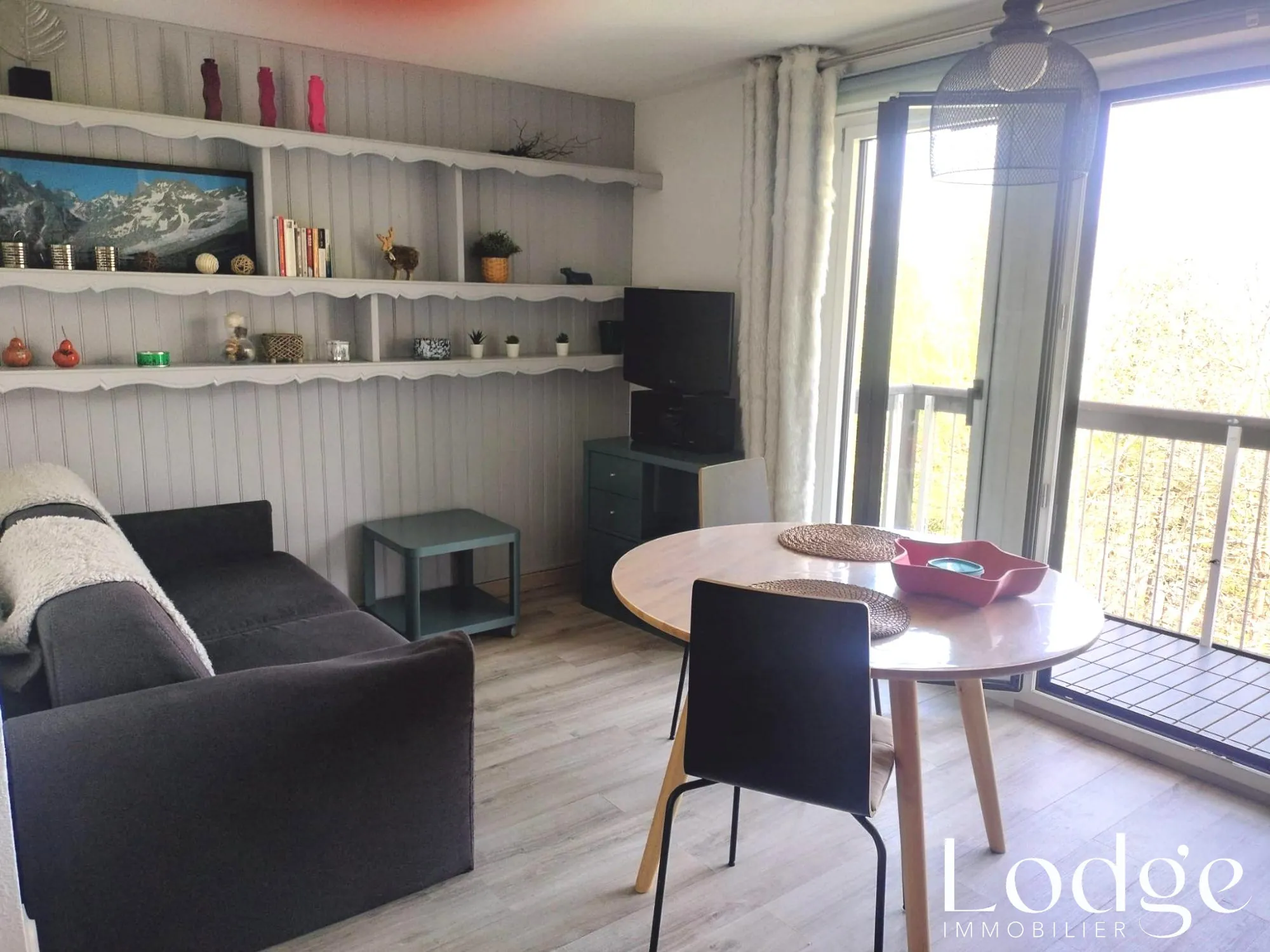 Appartement T2 à Puy Saint Vincent 1600 avec terrasse ensoleillée et vue panoramique 