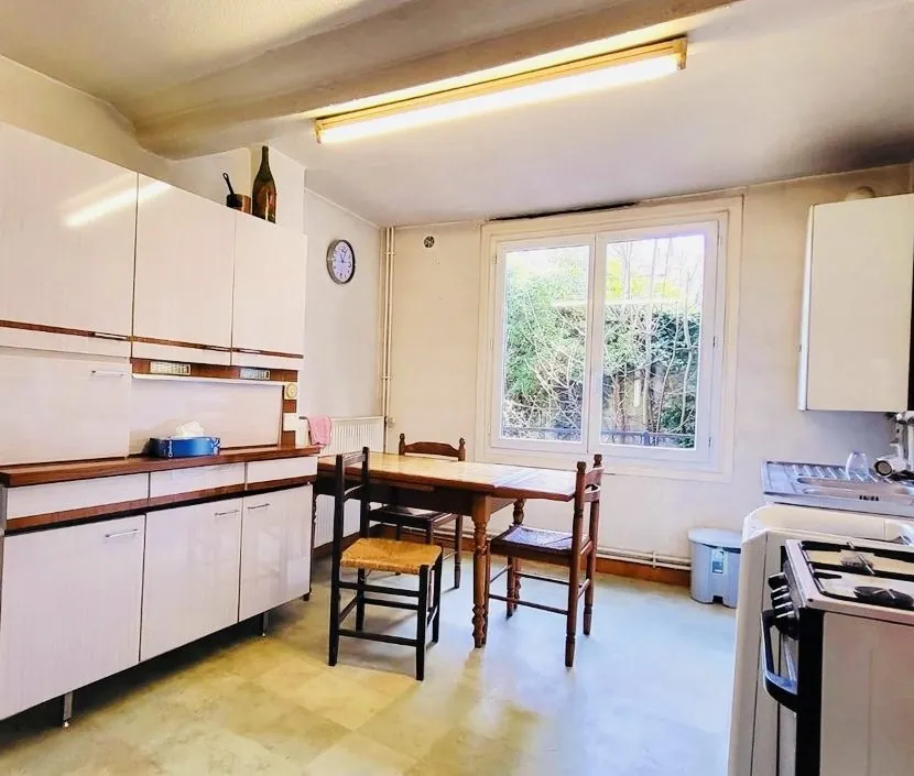 Maison de village rénovée à Beaujeu avec terrasse et garage - Opportunité à saisir 