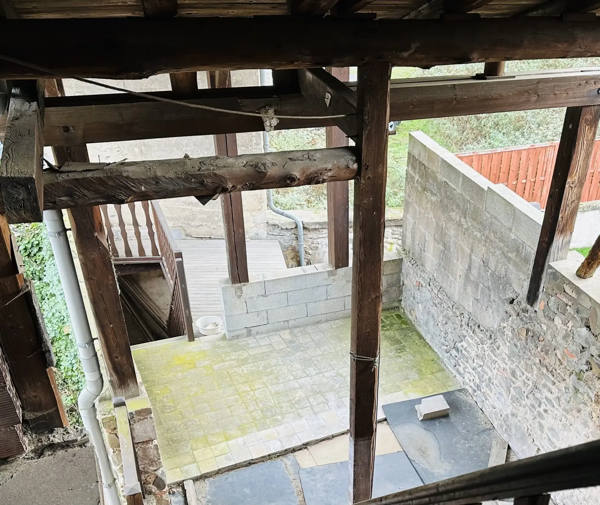 Maison de village rénovée à Beaujeu avec terrasse et garage - Opportunité à saisir 