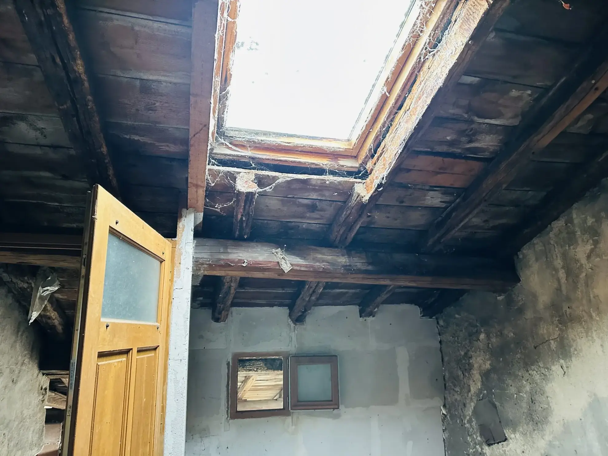 Maison de village rénovée à Beaujeu avec terrasse et garage - Opportunité à saisir 