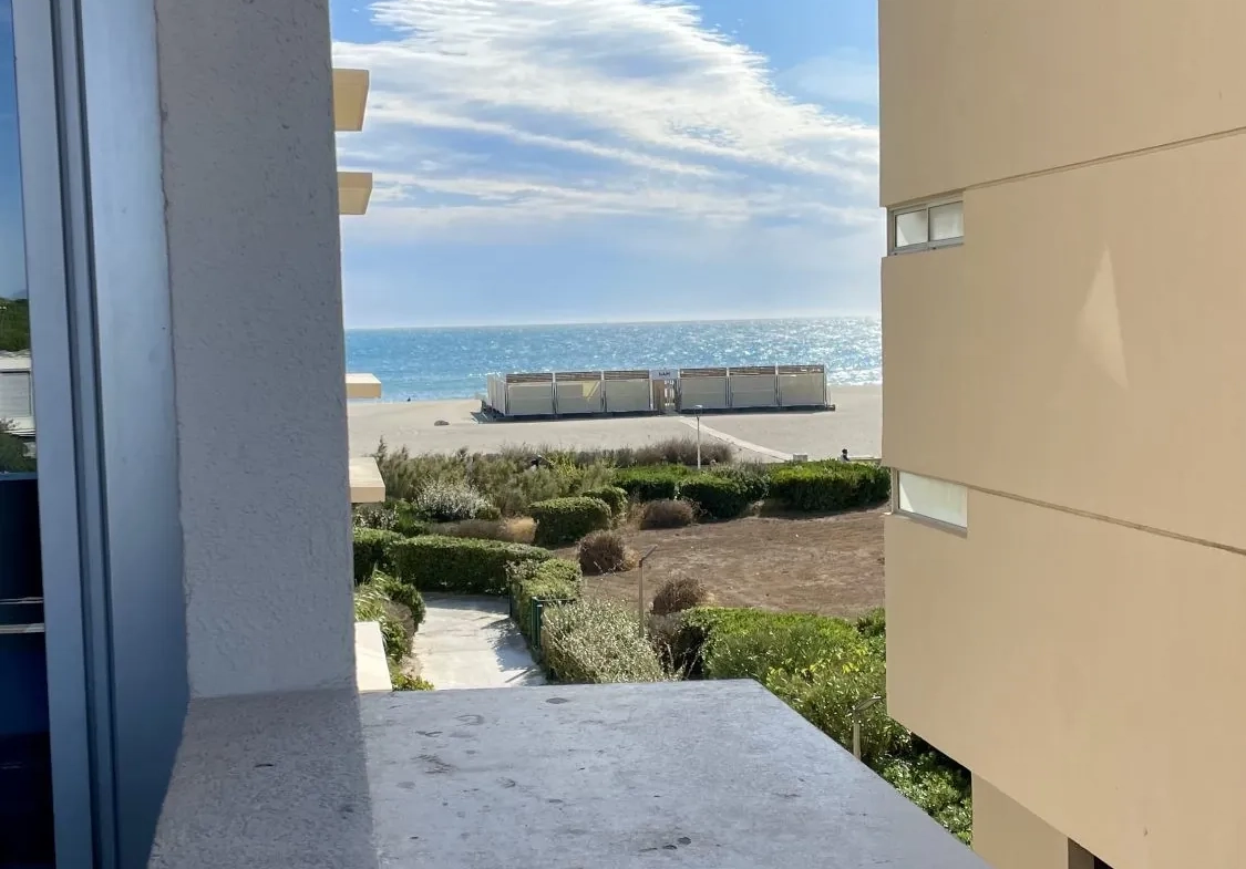 Appartement 2 pièces avec terrasse, piscine et vue sur Canigou à Canet-en-Roussillon 