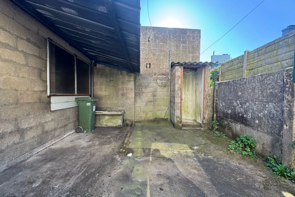 Appartement à rénover avec terrasse à Pluvigner - Idéal investisseurs ou bricoleurs 