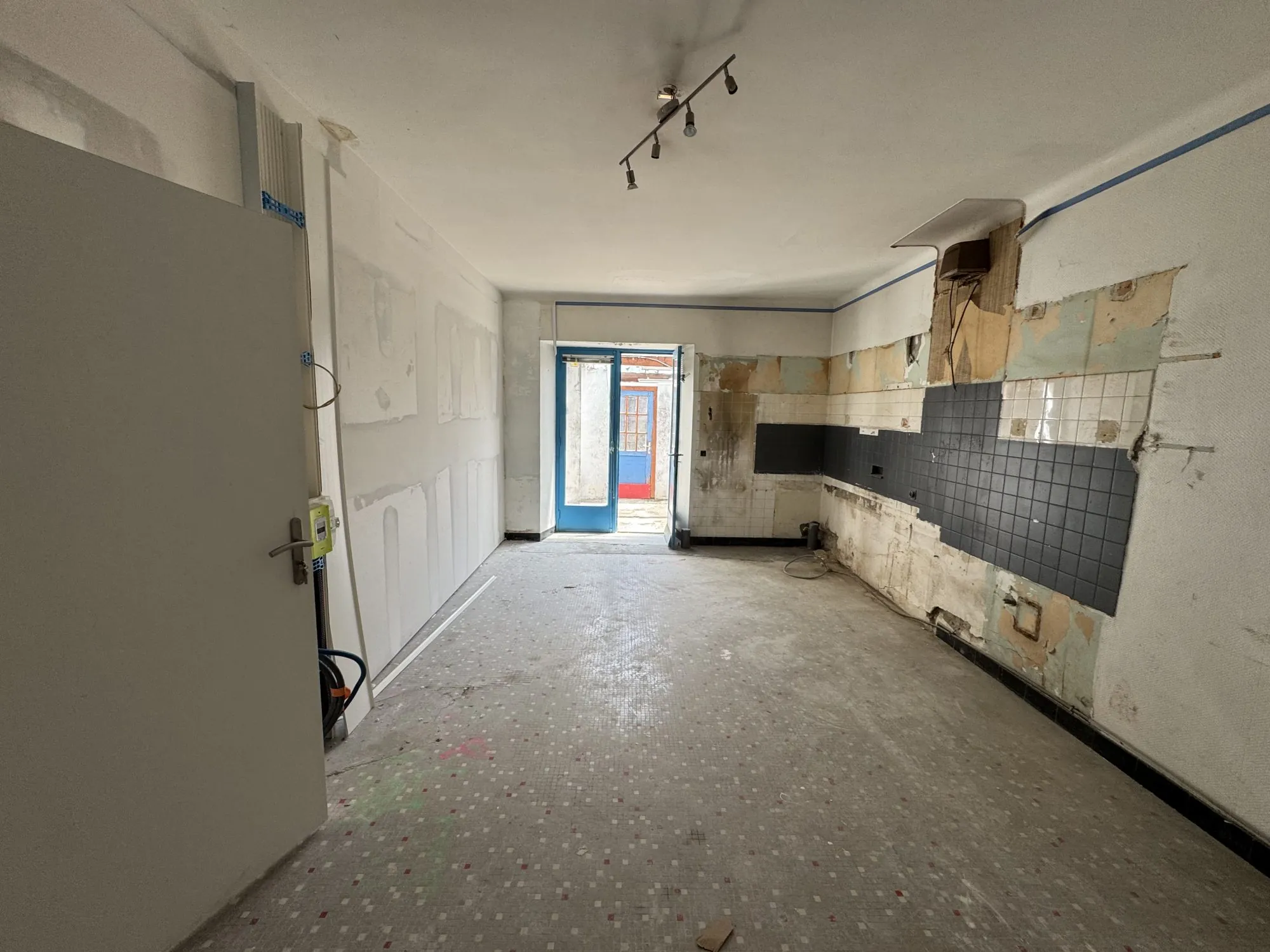 Appartement à rénover avec terrasse à Pluvigner - Idéal investisseurs ou bricoleurs 